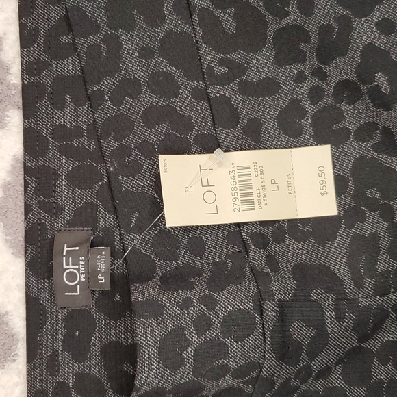 LOFT NWT Grey Leggings with Black Leopard Spots! ❤❤❤ - Picture 2 of 13